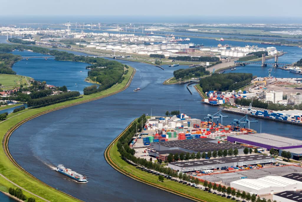 Nederlandse industrie worstelt zich door kwakkelwinter