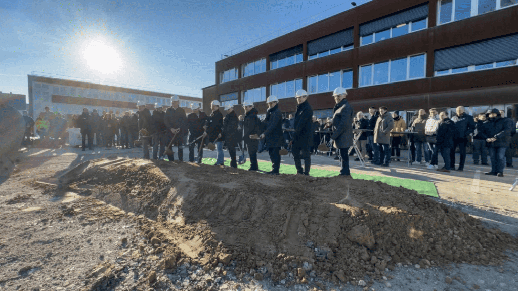 Battenfeld-Cincinnati start bouw nieuw technisch centrum en klantencentrum